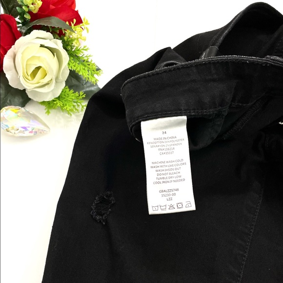 Joe’s High Rise Distressed Jean Size 24 - Picture 4 of 5